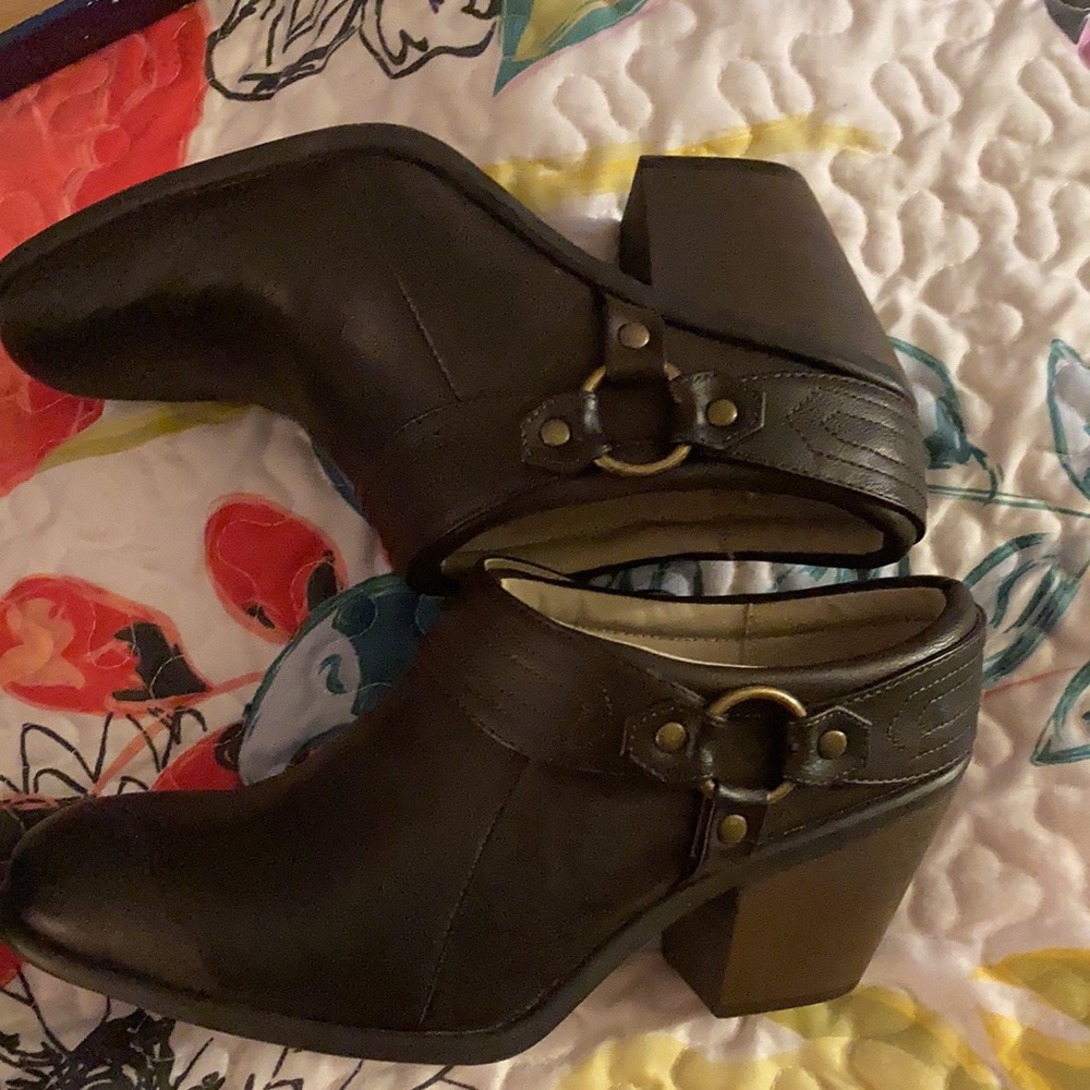 Faded Glory ankle boots